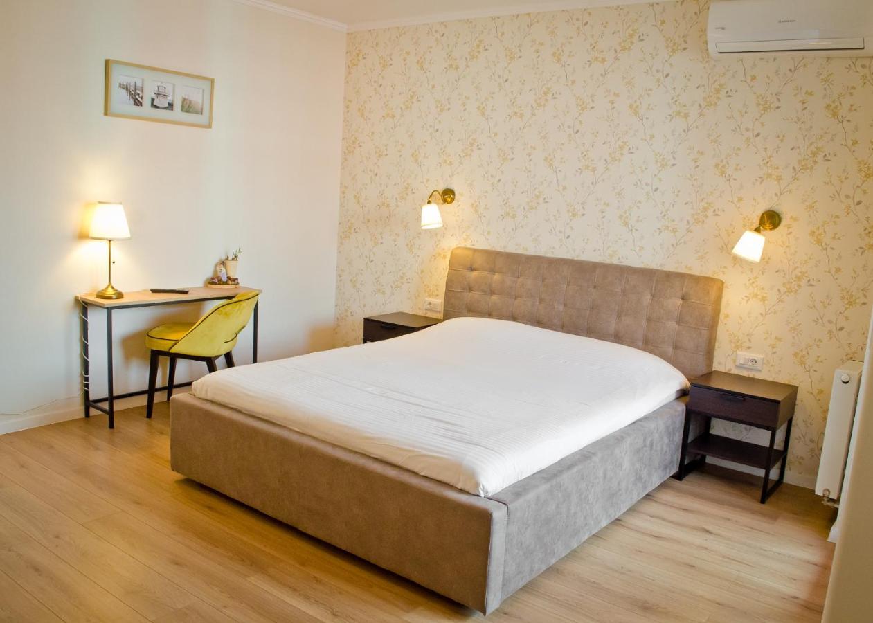 Amber Studio Oradea Apartamento Exterior foto